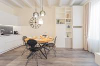 A kitchen or kitchenette at Modern & Stylish Apartment in Como City by Rent All Como