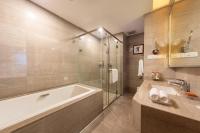 Crowne Plaza Foshan by IHG - Canton Fair free shuttle busにあるバスルーム
