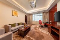 Crowne Plaza Foshan by IHG - Canton Fair free shuttle busにあるテレビまたはエンターテインメントセンター