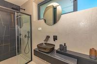 Kúpeľňa v ubytovaní Luxury Villa Hera