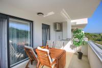 Balkón nebo terasa v ubytování Beautiful Two-Bedroom Seaside Apartment in Premantura