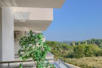 Balkón nebo terasa v ubytování Beautiful Two-Bedroom Seaside Apartment in Premantura