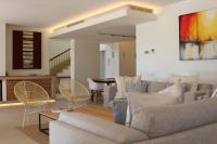 Część wypoczynkowa w obiekcie Beautiful Mallorca Villa Can Raime 4 Bedrooms Gorgeous Garden Private Pool Palma