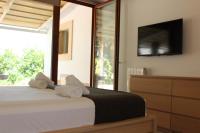 Łóżko lub łóżka w pokoju w obiekcie Beautiful Mallorca Villa Can Raime 4 Bedrooms Gorgeous Garden Private Pool Palma