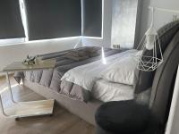 Posteľ alebo postele v izbe v ubytovaní Apt w/ View of OlympusZeusTemple/4BEDR-3BATH-2KITC