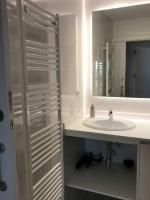 A bathroom at Albatros (wifi y garaje)