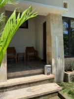 Kuta Circle Homestayにある庭