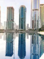 Nespecifikovaný výhled na destinaci Dubaj nebo výhled na město při pohledu z apartmánu