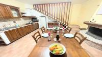 Plán poschodí v ubytovaní traditional town house central Spoleto - car unnecessary - wifi - sleeps 10
