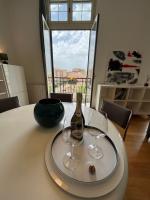 POLITEAMA SUITE IN THE HEART OF THE CITY italokat is kínál