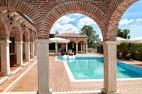 Basen w obiekcie Villa Carolus-Luxurious Istrian Villa lub w pobliżu