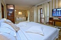 Łóżko lub łóżka w pokoju w obiekcie Villa Carolus-Luxurious Istrian Villa