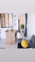 Część wypoczynkowa w obiekcie Joli studio dans le centre ville de Brest