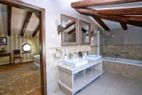 Łazienka w obiekcie Villa Carolus-Luxurious Istrian Villa