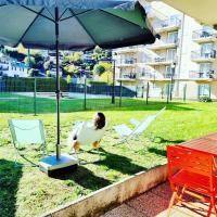 Vonkajšia záhrada v ubytovaní Appartement avec piscine & jardin pied de la télécabine