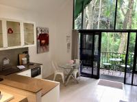 Chalet on Gallery Walk - King Bed, Spa, Fireplace, WiFi & Netflix, Linger A While - Housity