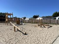 Plán poschodí v ubytovaní Chalet de standing à Jullouville - Piscine chauffée, près de la plage, 6 couchages, Wi-Fi - FR-1-361-453
