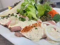 Jídlo v hotelu nebo okolí