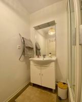 Plan piętra w obiekcie Superbe Appartement cosy et calme avec un parking