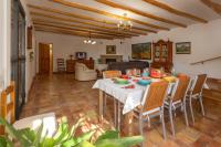 TV a/nebo společenská místnost v ubytování Vivienda Rural Las Bartolas
