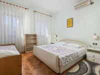 Postel nebo postele na pokoji v ubytování Holiday Home Petra by Interhome