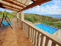 Uma vista da piscina em Holiday Home Villa Tonka by Interhome ou nos arredores