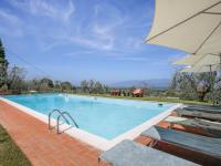 Bazén v ubytovaní Holiday Home Le Poggiole-1 by Interhome alebo v jeho blízkosti