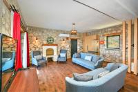 Posezení v ubytování Villa Monte Private Villa perfect peaceful family retreat