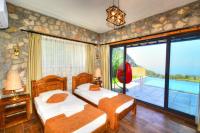 Postel nebo postele na pokoji v ubytování Villa Monte Private Villa perfect peaceful family retreat