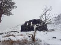 Traditional 19th Century Slate Miners Cottage v zimě