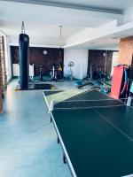 Pokój gier w obiekcie City view Wellness Apartment swim&steam&relax