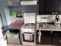 Kuchnia lub aneks kuchenny w obiekcie Bienvenue chez vous ! Malo (3mn de la plage)