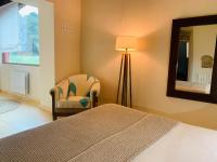 Postel nebo postele na pokoji v ubytování Hotel Masia La Palma