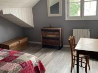 Plán poschodí v ubytovaní Gîte confortable à Gérardmer avec vue sur lac, 3 chambres, balcon, garage et parking privatif - FR-1-589-423
