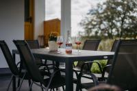 Kellerstöckl Huber in Eisenberg italokat is kínál
