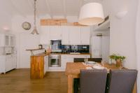 Kuchyňa alebo kuchynka v ubytovaní PAVI APARTMENTS Life Style House with private pool