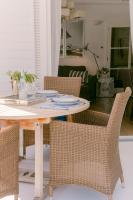 Posedenie v ubytovaní PAVI APARTMENTS Life Style House with private pool