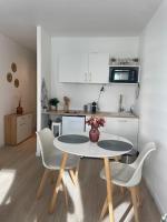 Kj&oslash;kken eller kj&oslash;kkenkrok p&aring; Superbe appartement au c&oelig;ur de La D&eacute;fense