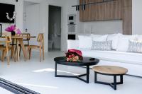 Posezení v ubytování Mandevilla Hillside Luxury Villas