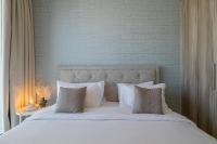 Postel nebo postele na pokoji v ubytování City View I 1 Bedroom Apartment I Golf Vita, Damac Hills