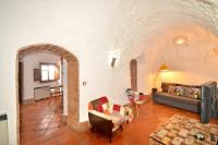 Posedenie v ubytovaní House&Cave Parking and Terrace, in the city