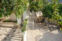 Vonkajšia záhrada v ubytovaní Apartments and rooms with parking space Marina, Trogir - 5953