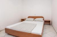 Posteľ alebo postele v izbe v ubytovaní Apartments by the sea Vir - 20203