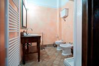 A bathroom at Agriturismo Il Molino Antico - 5 Girasoli