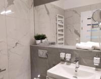 Kúpeľňa v ubytovaní Spa Residence Carbona Mona Lila Apartman