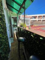 Telewizja i/lub zestaw kina domowego w obiekcie Defoy Getaway - Antibes