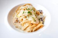 ホテルの敷地内または近くでの食事または食べ物