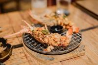 ホテルの敷地内または近くでの食事または食べ物