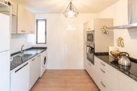 Kuchyňa alebo kuchynka v ubytovaní Acogedora casa rural con jardín y barbacoa próxima a Pamplona