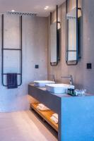 Łazienka w obiekcie Amario Suites Hotel